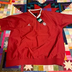 Show your Sooner spirit with this Jordan pullover!! Brand new with tags! Size XL